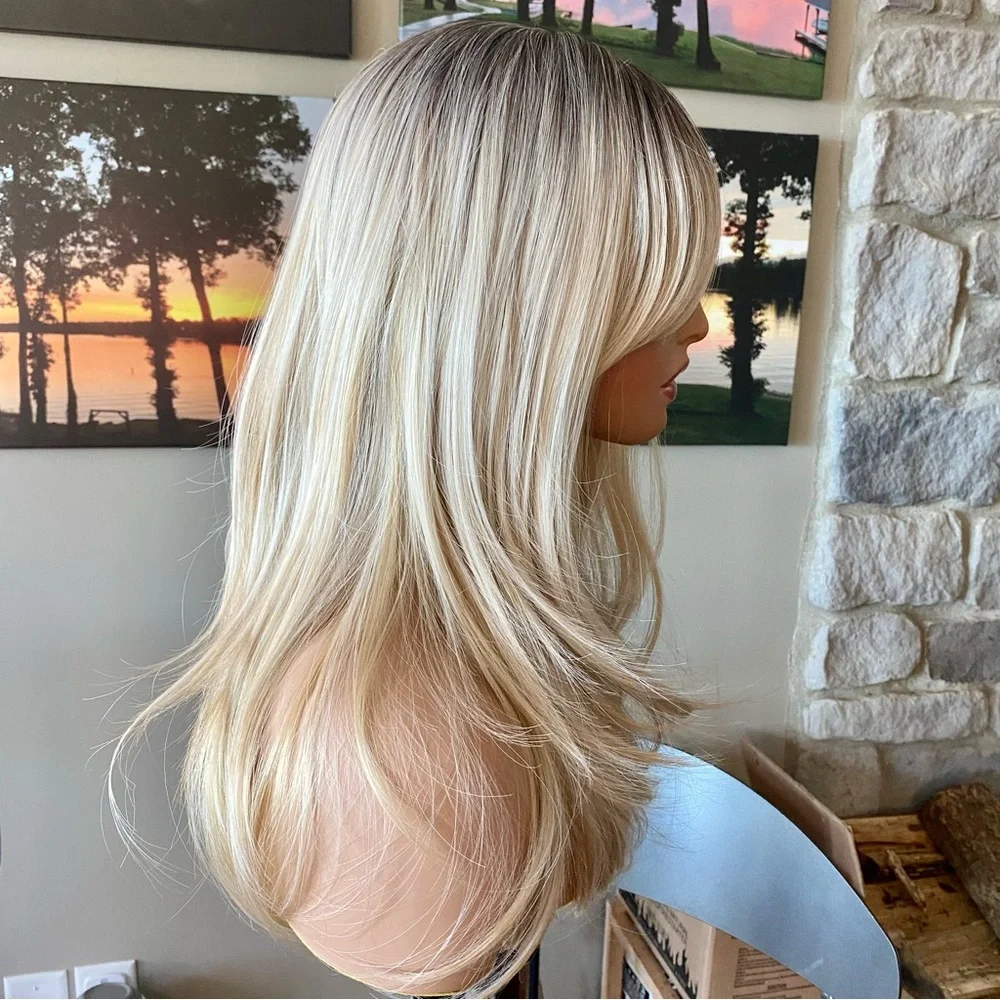 FABULOUS BLONDE LAYERED WIG 💕Adjustable Mesh Inside 💕Synthetic💕SO natural !💕